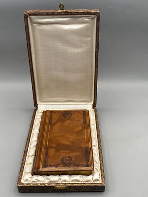 [Футляр] Миссал Божией Матери Ангелов.
[Missel de N.-D. des Anges. Illustration de M. Terrier. 