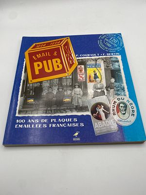Эмаль и реклама: 100 лет французских эмалированных табличек
Паскаль Коро (Pascal Courault) 