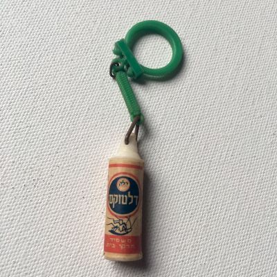 מחזיק מפתחות ישן פרסומת ישראלית ׳׳דלטוקס-משמיד חרקי הבית׳׳ .
הלא זהו הK 600 של ישראל הישנה 