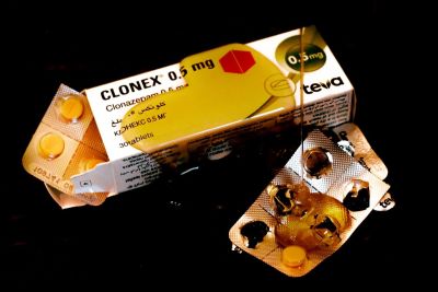 מעיין סבאג - ׳׳כדורי הרגעה בדבש׳׳ 2021. הכירו את האמנית והצלמת מעיין סבאג, תגלית בת 22, מעיין 