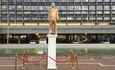 Itai Zalait - ''Bibi King'' 2018 . On December 6, 2016, Itai Zlait placed the "King Bibi" exhibit Image - 7