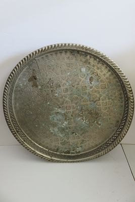 מגש גדול להגשה 
ארץ יצור מרוקו 
קוטר 40 ס"מ