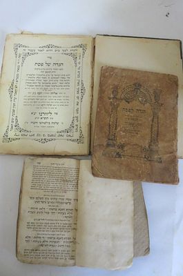 הגדות של פסח 
ליוורנו תשי"א מצב בלוי חסר / הגדה של פסח הבעל שם טוב / הגדה של פסח ישנה כנראה 