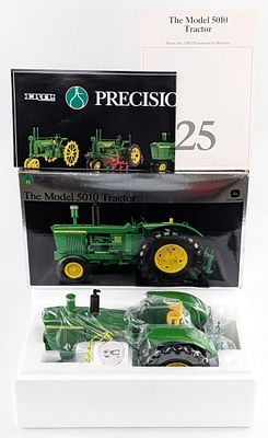 1/16 Ertl John Deere Model 5010 Diesel Tractor Precision Classics #25. Good condition in the 