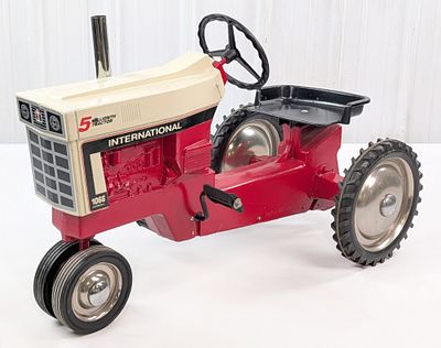 Custom International 1066 5 Millionth Tractor. Custom International 1066 5 millionth narrow 