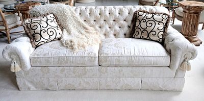Traditional-Style Rolled Arm Sofa w/ Decorative Pillows & Throw. Features Button Tufting &amp; 