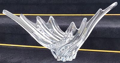 Art Vannes France Mid-Century Modern Crystal Swirl Centerpiece.? 8.5" x 26" x 13".?
