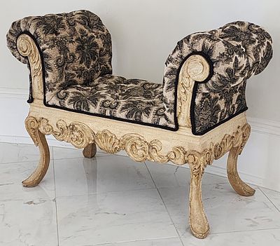 Louis XV Style Ornate Chaise Lounge. 20" x 43" x 30". 18" Seat Height.