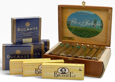(135) Villiger Braniffe No. 2, Ducados Mini Classic & Flor De Jalapa Robusto Cigars. (135) 