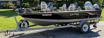 2002 17ft Lund Mr. Pike Bass Boat & 2002 Trailmaster Trailer. This 2002 Lund Mr. Pike 17-foot 