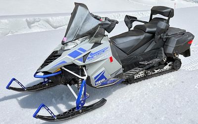2018 Yamaha SRVenture. This Yamaha SRVenture is a modern touring snowmobile featuring a sleek 