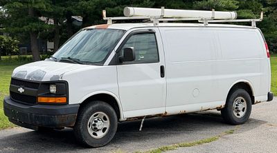 2007 Chevrolet G2500 Express Cargo Van. This Chevy Cargo van features a grey interior with grey 