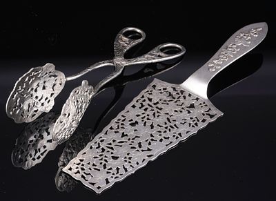 900 Silver Cake Server and Pastry Tongs, China. Silver 900, China, 20th century, stamped 90 + SF 