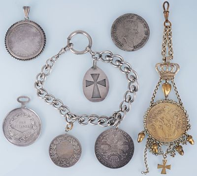 Medals, Pendants and Bracelet Jewellery,. Medals, pendants and bracelet jewellery, collection 