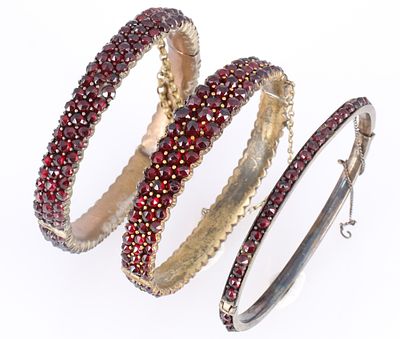 Bohemian Garnet Jewelry - 3 antique bangles,. Bohemia, made from 1880, 3x bangles each approx. 