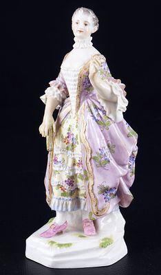 Meissen Lady with Fan 1st Choice - Knob Mark, M.V. ACIER,. Meissen lady with fan 1st choice - 