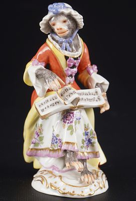 Meissen Monkey Orchestra Singer 1st Choice - J.J. KAENDLER,. porcelain, blue sword mark 1st 