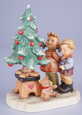 Hummel / Goebel Figurine - By the Christmas Tree - Wonder of Christmas,. Porcelain, blue company 