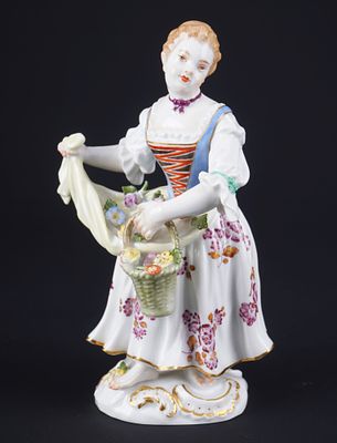 Meissen Gardener's Child girl with flower basket 1st choice - J.J. KAENDLER,. porcelain, blue 