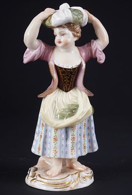 Meissen Gardener's Child girl with bundle 1st choice - J.J. KAENDLER,. porcelain, blue sword 