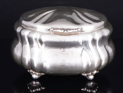 L&auml;ger & Co Hanau 800 Silber gro&szlig;e Deckeldose,. L&auml;ger u. Co Hanau 800 Silber gro&szlig;e Deckeldose 