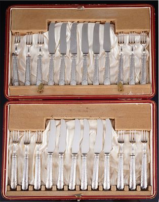 England, 925 Silber Obst- und Dessertbesteck f&uuml;r 12 Personen, Henry Williamson 
925 Sterling 
