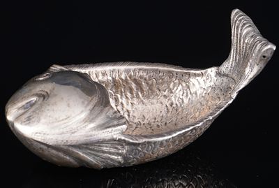 925 Silber Schale in Fischform, 
925 Silber, gestempelt Sterling + Firmenzeichen, L 11 cm x B 7 