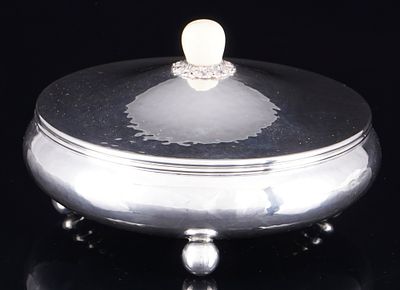835 Silber Art Deco Hammerschlag Deckeldose - Adolf Kander, 
Silber, 835/1000, gestempelt 835 + 