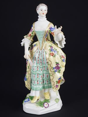Meissen Dame mit F&auml;cher 1.Wahl - M.V. ACIER, 
Porzellan, blaue Schwertermarke 1.Wahl, Entwurf 