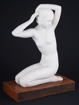 Zoltan KOVASZ (1883-1952) Art Deco Frauenakt beim Frisieren, 
Biskuitporzellan, Pariser 