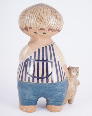 Lisa LARSON (1931-2024) Gustavsberg Malin mit Teddy, 
Keramik, Schweden, am Fu&szlig; bezeichnet 