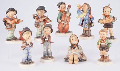 Hummel / Goebel 9 Musikanten-Kinder 
Porzellan, blaue Firmenmarke, Entwurf nach Maria Innocentia 