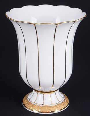 Meissen X-Form Vase 1.Wahl, 
Porzellan, blaue Schwertermarke 1.Wahl, Dekor X-Form, Goldbronze 