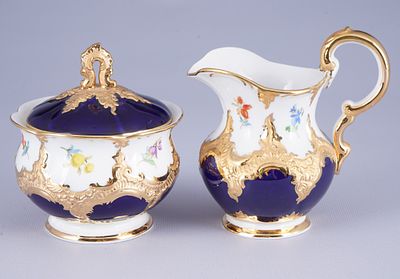 Meissen B-Form Streubl&uuml;mchen kobaltblau Milchkanne und Zuckerdose, 
Porzellan, blaue 