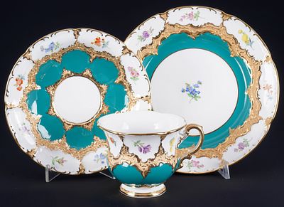 Meissen B-Form Streubl&uuml;mchen russisch gr&uuml;n Kaffeegedeck 1.Wahl, 
Porzellan, blaue Schwertermarke 