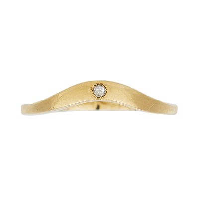 Sortija en oro con diamante talla brillante engastado en chatón. Peso diamante: 0,02 ct. aprox. 