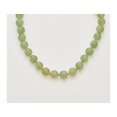 Collar de un hilo de cuentas esféricas de jade de 14 mm. con entrepiezas tipo donut y cierre 