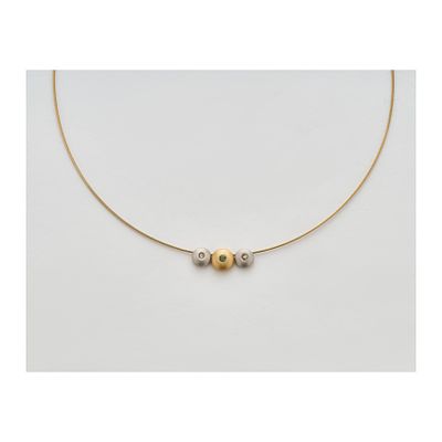 Gargantilla semirrígida en oro bicolor con tres motivos circulares, dos con diamante talla