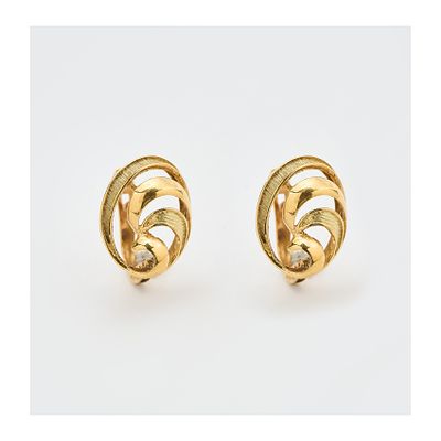 Pendientes calados en oro mate y brillo. Peso total: 3,3 gr.