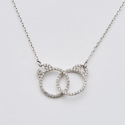 Gargantilla dise&ntilde;o esposas en oro blanco con pav&eacute; de diamantes talla brillante. Peso diamantes: 