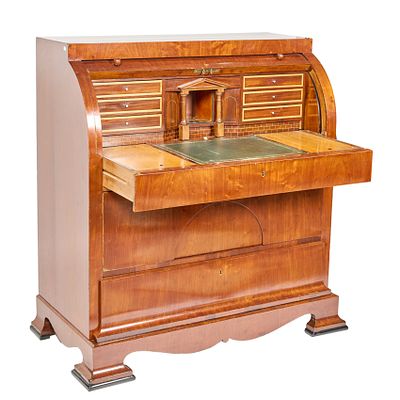 Bureau de cilindro Biedermeier en madera de caoba, ppios. del s.XX. Tapa abatible con 