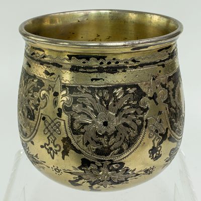 Антикварная серебряная неваляшка 84 пробы со штихельным узором и золочением, Москва 1866. Код: 