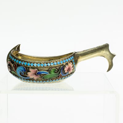 Серебряный ковш 84 пробы с эмалью и гравировкой 1939 г. Код: 00-00000562. 
Размер (мм): 