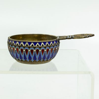 Серебряный ковш (чарка) 88 пробы с эмалью, Хлебниковъ, 1878 г. Код: 00-00000565. 
Размер (мм): 
