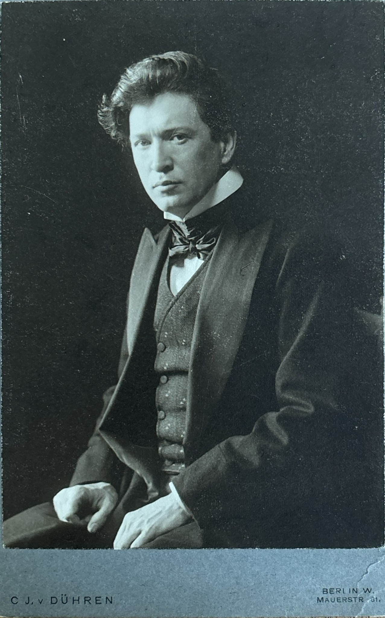 [MUSIC AUTOGRAPHS] - FERRUCCIO BUSONI (1866–1924) - Signed and inscribed photographic portrait