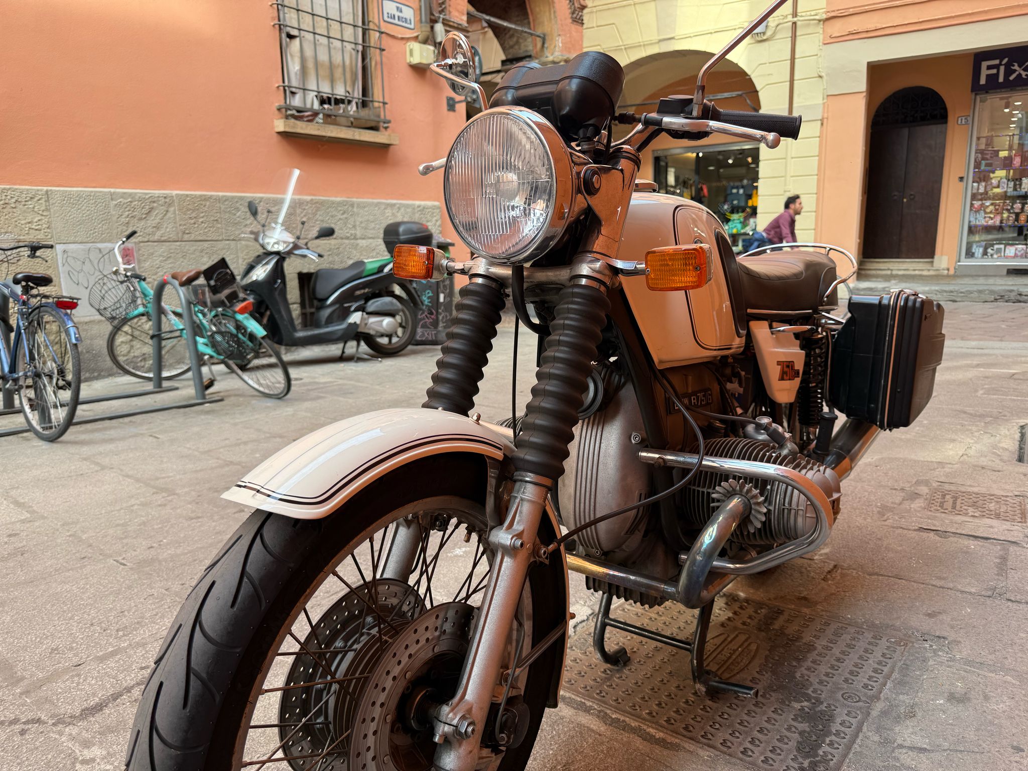 La Vista Auctions | Auction 33