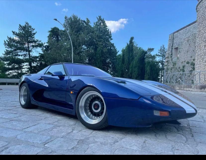 THE MYTHICAL CORVETTE, BLUE - EXCELLENT CONDITION. The Chevrolet Corvette is a sports car 