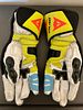 VALENTINO ROSSI - RACE GLOVES. Valentino racing gloves. 
Perfect condition. 
A must-have for any Fotos - 1