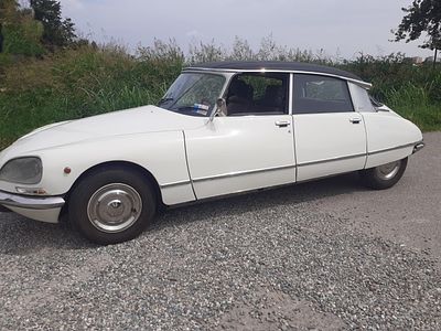 CITROEN DS 23 PALLAS. AUCTION HOUSE COMMISSION: 10% OF THE SELLING PRICE