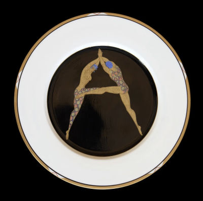 Erte - Ert&eacute; коллекционная декоративная тарелка &laquo;Буква А&raquo;. Германия, 1980-е гг. 
Фарфор, деколь 
Д.: 